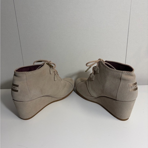 Toms Women's Taupe Lace-Up Wedges - Picture 11 of 13